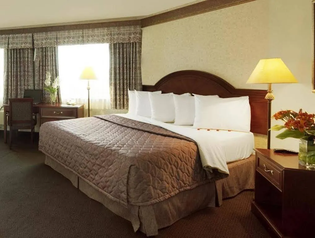 Stay Inn Hotel Toronto 2*,